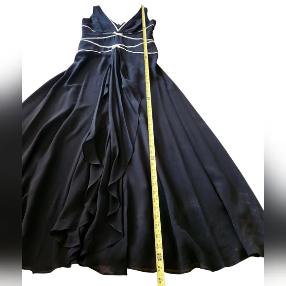 ESCADA Black Sleeveless 100% Silk Lace Accents Pleated Formal Gown Dress  Size 12